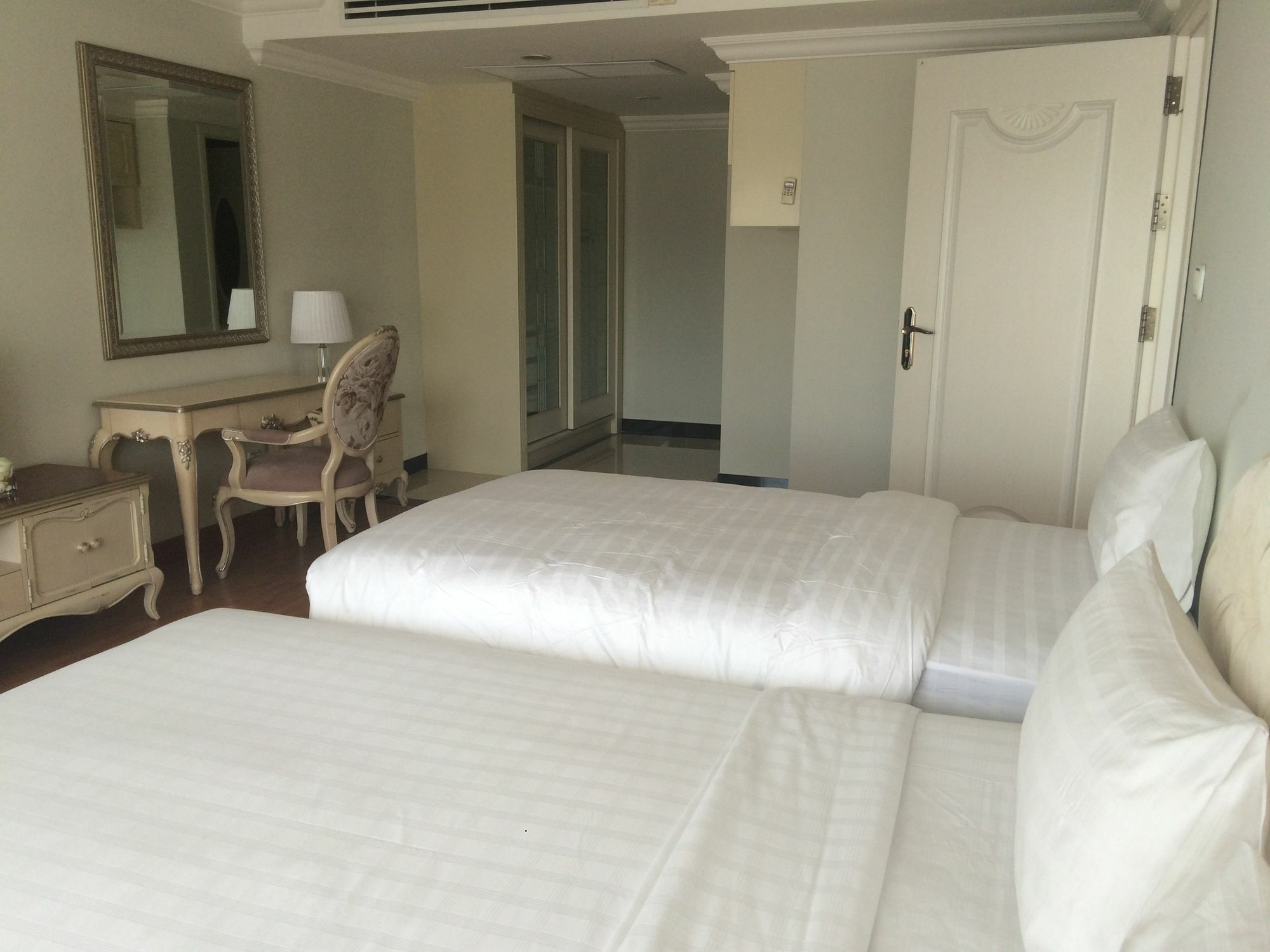 Lk Noble Suite Pattaya Exterior photo